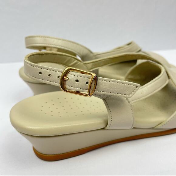 SAS | 7.5AA Caress Bone Cross Strap Wedge Sandals - Picture 2 of 15